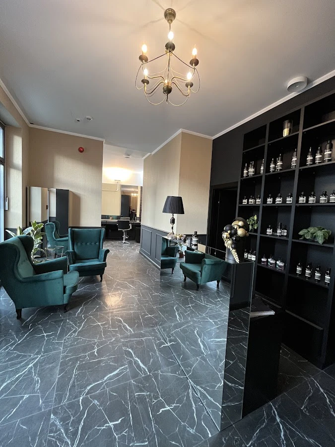 1 - Curly Poodle Hair&Make-up Studio