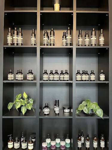 2 - Curly Poodle Hair&Make-up Studio