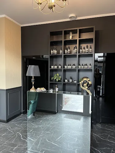 4 - Curly Poodle Hair&Make-up Studio