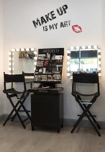 6 - CUTTING EDGE HAIR STUDIO JOHNSTOWNBRIDGE