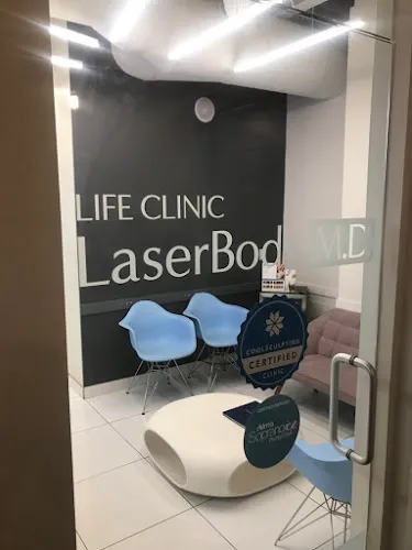 2 - Da Shop Unisex Hair Studio