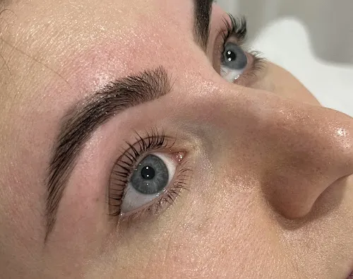 4 - Daisy Nails & Spa Benalla