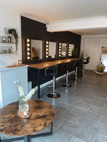 3 - Dark Glow Tanning Studio