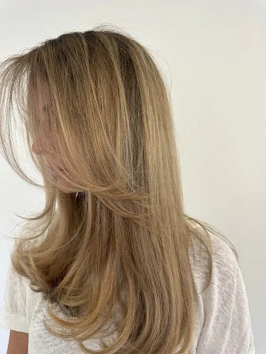 4 - Darwish friseur Barber Shop