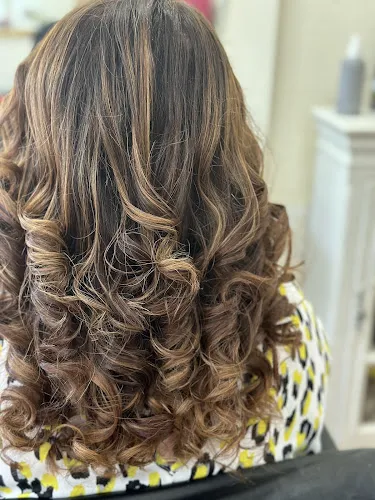 5 - Dee Vaughan’s Hair Salon