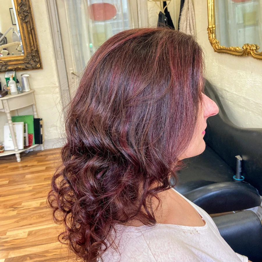 1 - Dee Vaughan’s Hair Salon