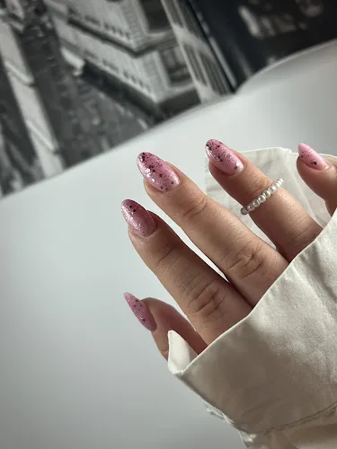 8 - Deer Nails STUDIO