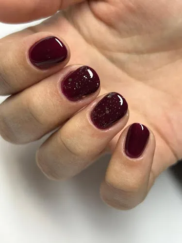 6 - Deer Nails STUDIO