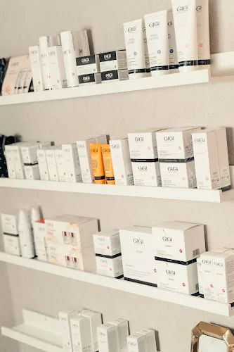 3 - Deluxe Beauty by Aylin