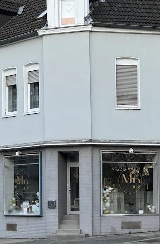 4 - Deluxe Beauty by Aylin