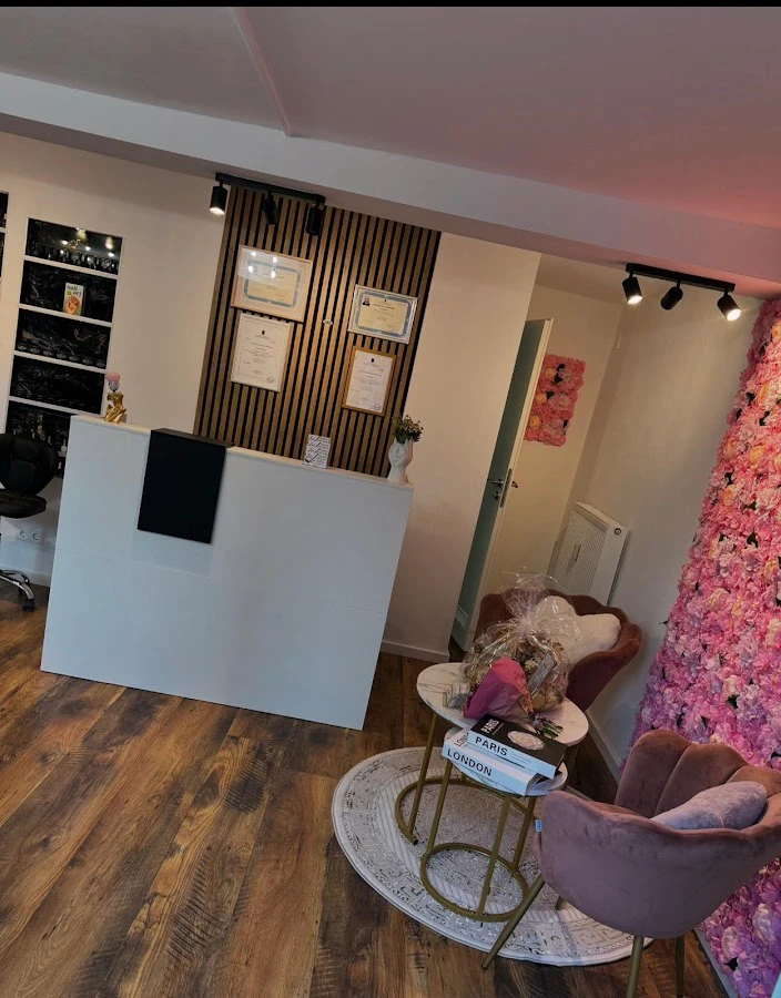 1 - DELUXE LASER - BEAUTY STUDIO - HEAD SPA - LIMBURG