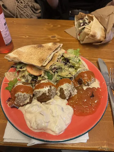 8 - Demets Döner Kebap & Pizza Türkische Spezialitäten