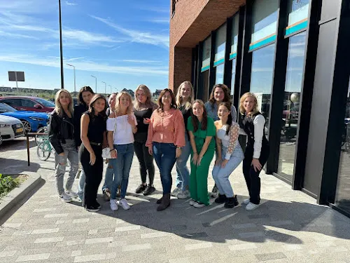 4 - Deniz Lash Studio