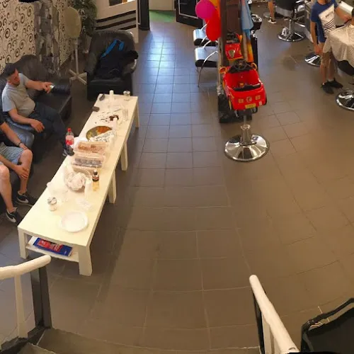 6 - Derik Style by Manaf und Hussein Friseur Hann. Münden