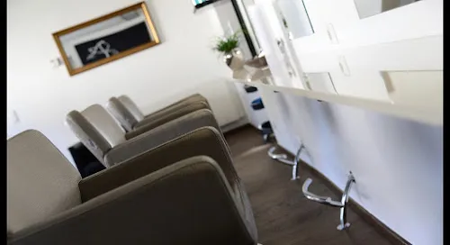 4 - Desidero Barber Shop