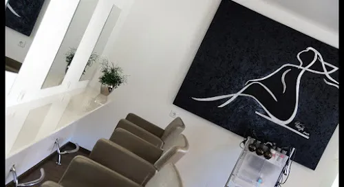 2 - Desidero Barber Shop