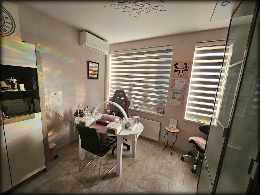 1 - Desirees Nails Schiedam