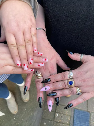 7 - Devon nails salon