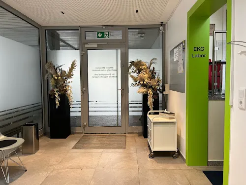 2 - Diabetologie am Schloss Brühl und DAS Hausarztteam Brühl, ehemals Herr Dr. med. Dr. rer. nat. Ralph Bernhardt