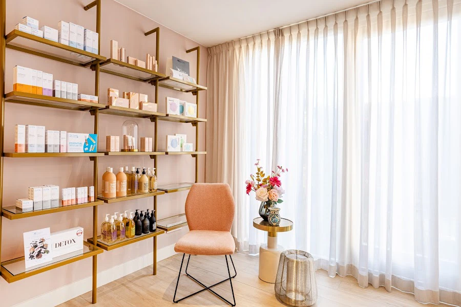 1 - Diamond Beautysalon