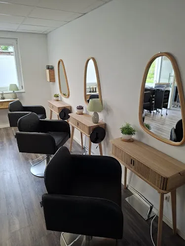 2 - Diamond Nails & Spa