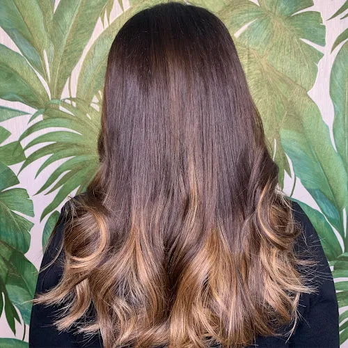 6 - Dimples Beauty Salon