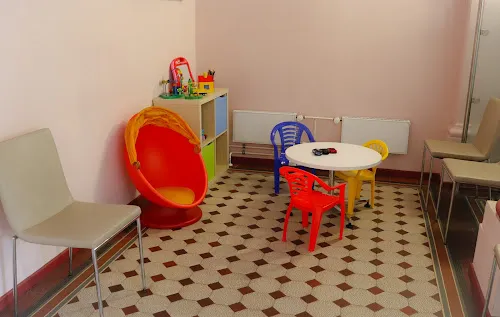 8 - Dipl.-Med. Maren Schumann