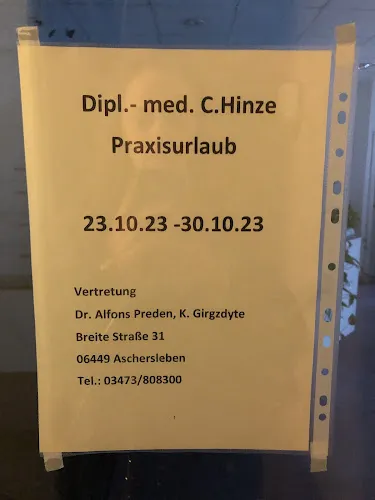 8 - Dipl.Med. Catherine Hinze