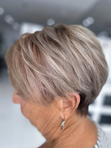 3 - Discount Stylist