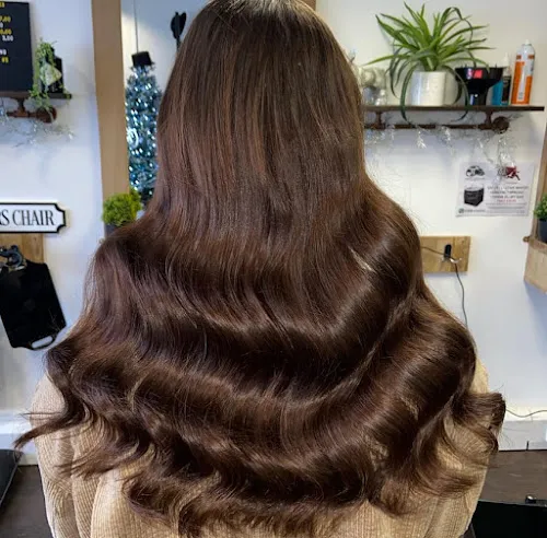 4 - Diva Hairdressing