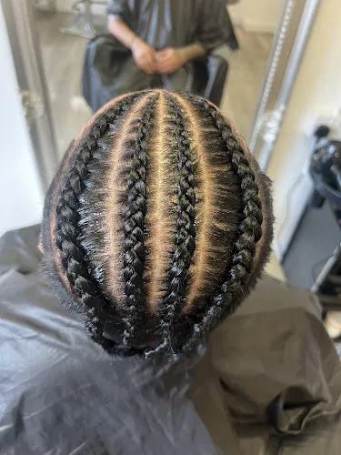 4 - Divine Hair and Beauty