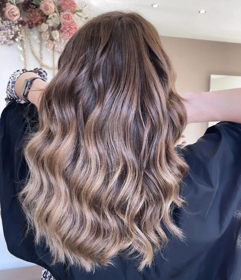 1 - Déjà-Vu Beauty Salon