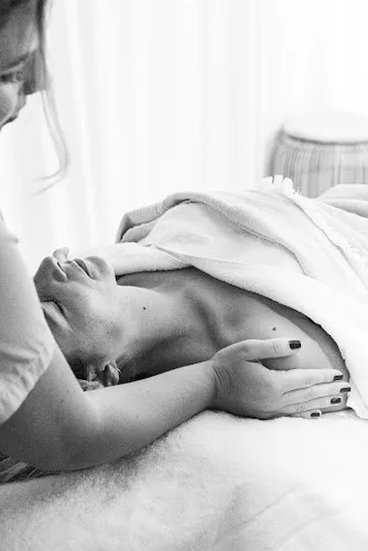 2 - DK Daniela Keller