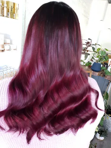 4 - DLuxe Beauty Bar