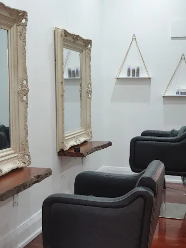 2 - DLuxe Beauty Bar