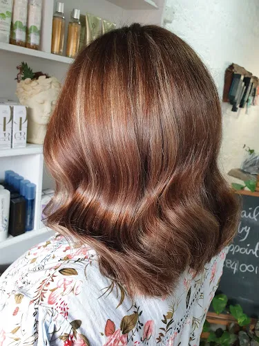 1 - DLuxe Beauty Bar