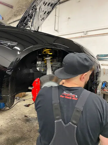 7 - Do-it-yourself Werkstatt Kiel - Ihre Kfz Selbsthilfewerkstatt