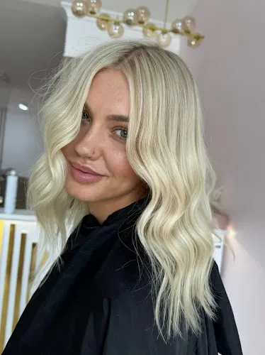 1 - Dollhouse Hair Salon