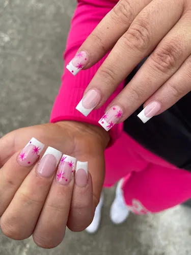 2 - Donna lashes and nails Balbriggan