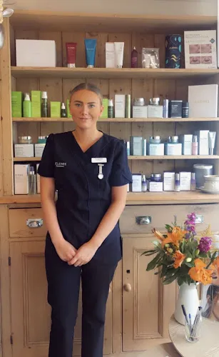 7 - Dorian Robbins Hairdressers