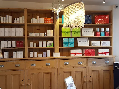 4 - Dorian Robbins Hairdressers