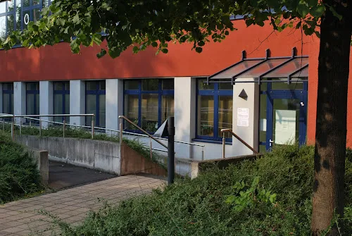 2 - Dr. Al Mohannad Al Mustafa, Urologe