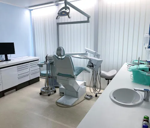 2 - Dr. Arend Hartkamp