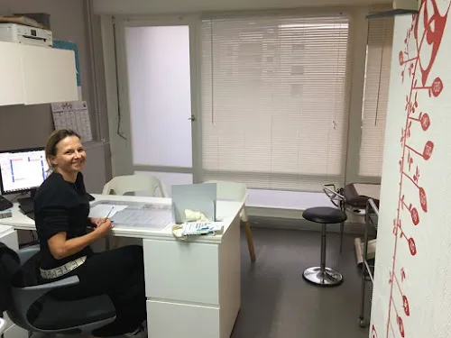 7 - Dr Charlotte Hucault