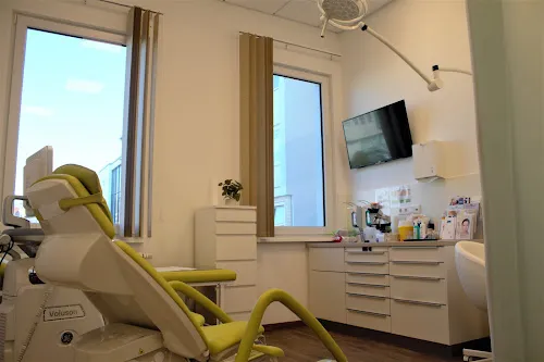 3 - Dr. Christoph Holzhausen