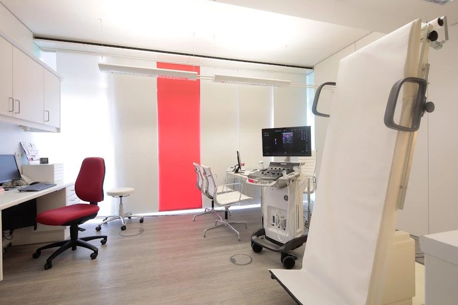 1 - Dr. Dirk Hofbauer