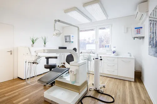 2 - Dr. Dobromir Dobrev