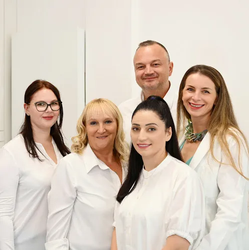 8 - Dr. Dr. med. dent. Marius Tigan | MSc Orale Chirurgie & MSc Kieferorthopädie