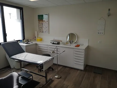 4 - Dr Frobert Alexandra