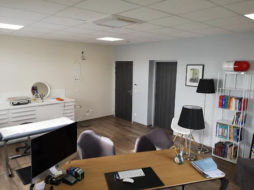 1 - Dr Frobert Alexandra